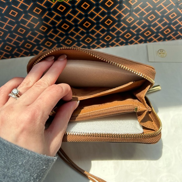 Tory Burch Plaque Wallet Wristlet Bark Gold Tan Brown - Picture 13 of 15